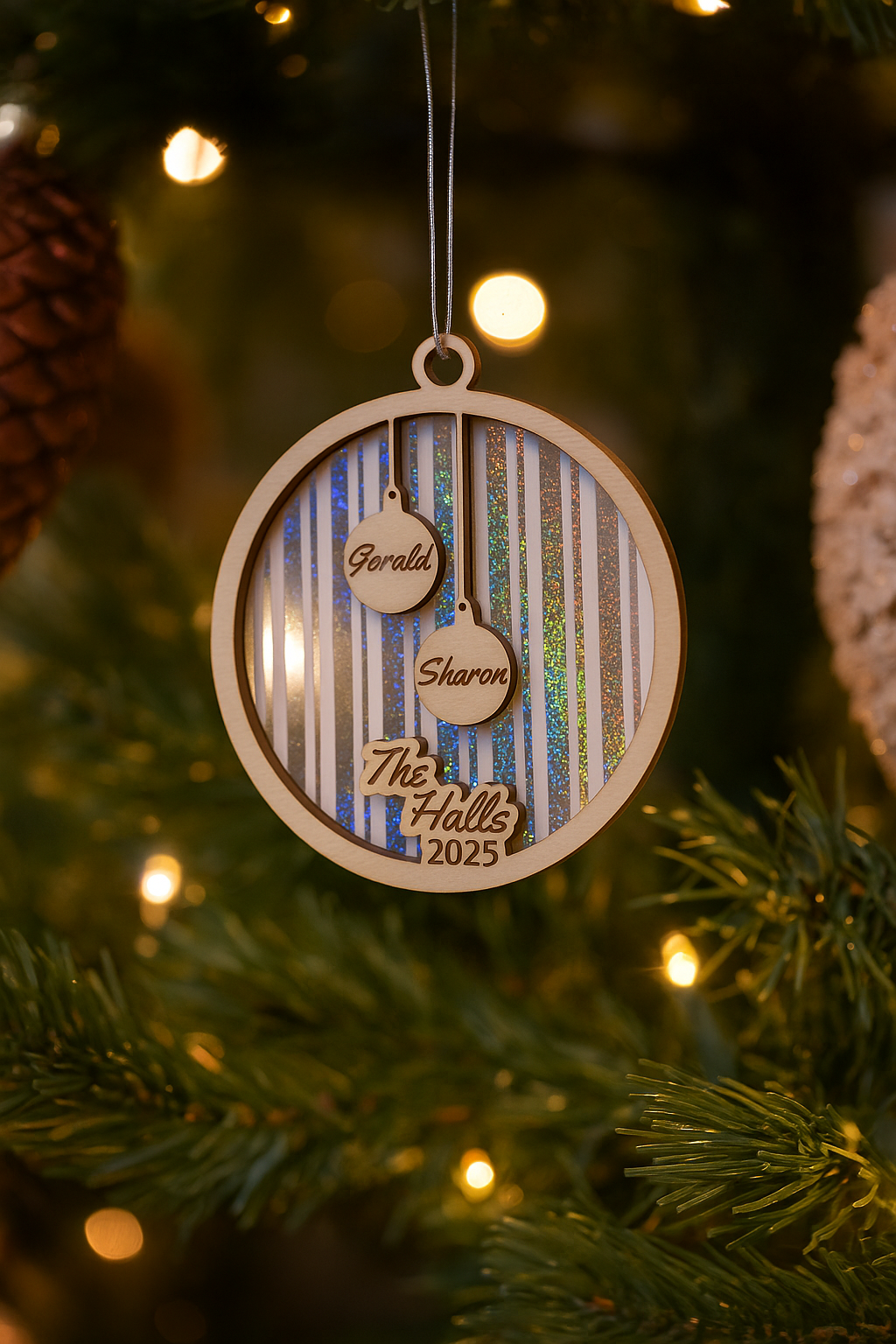 Engraved Bulb Ornament with Family Names (2–6 Names)