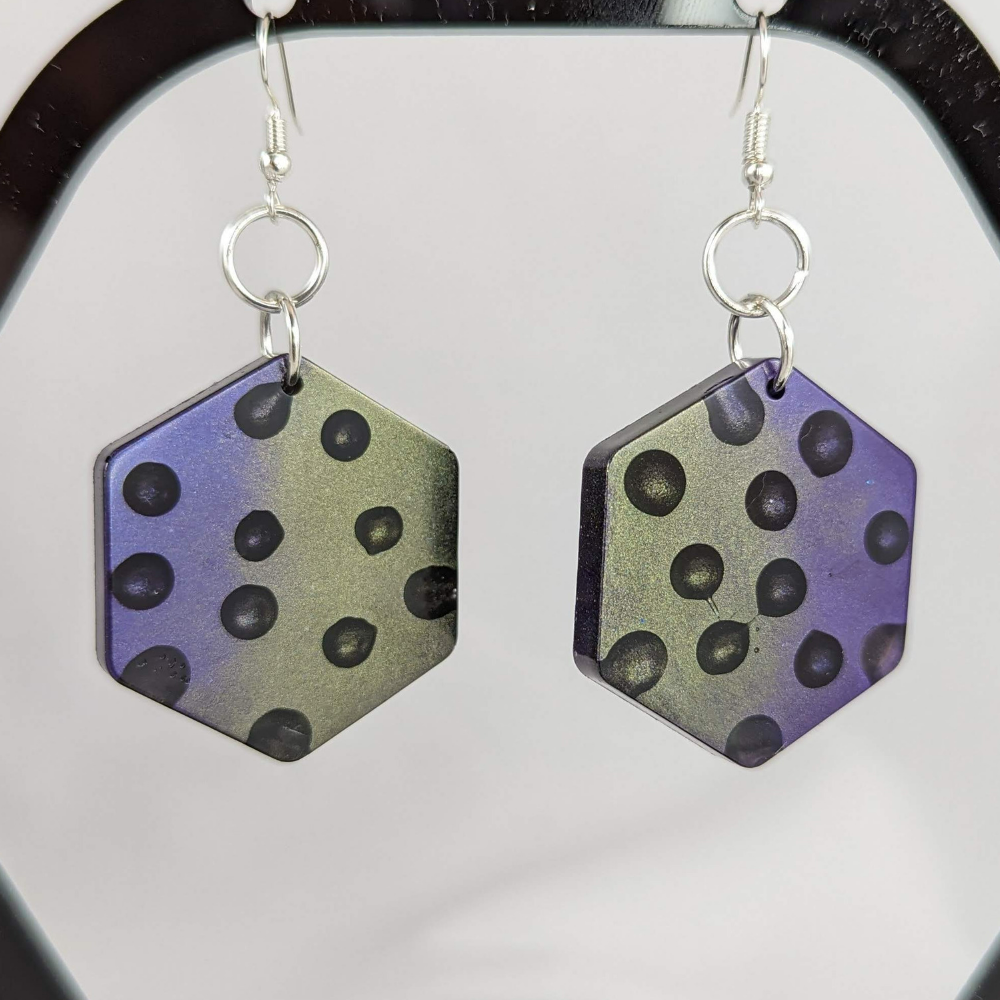 Pendientes de arte de resina "efecto gota de agua" morado/verde